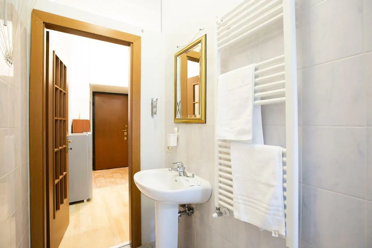 Apartment Veniero 12 Milan 0*,